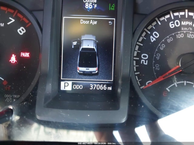 46214523 :رقم المزاد ، 3TYRX5GN4NT059935 vin ، 2022 Toyota Tacoma Sr مزاد بيع