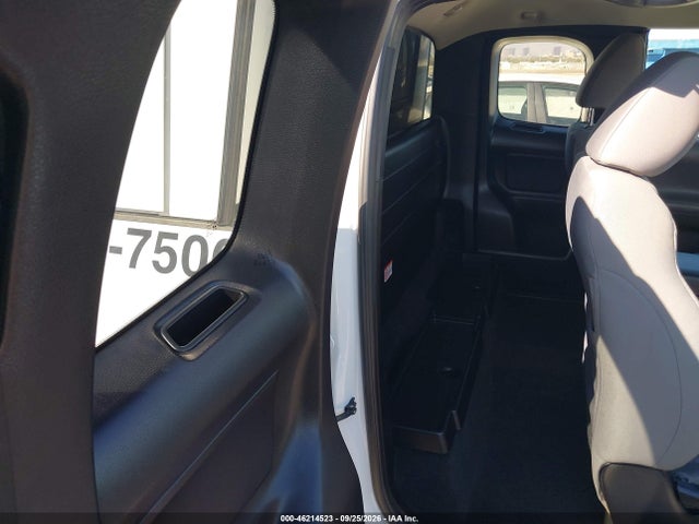 46214523 :رقم المزاد ، 3TYRX5GN4NT059935 vin ، 2022 Toyota Tacoma Sr مزاد بيع