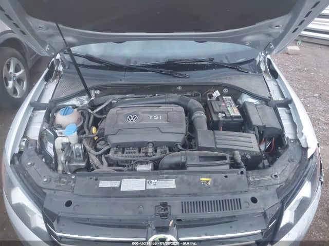 2015 Volkswagen Passat 1.8t Se მანქანა იყიდება აუქციონზე, vin: 1VWBT7A37FC015343, აუქციონის ნომერი: 46214666