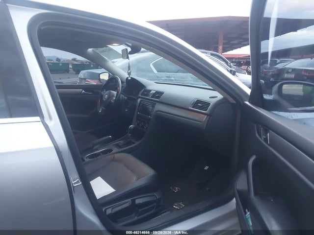 2015 Volkswagen Passat 1.8t Se მანქანა იყიდება აუქციონზე, vin: 1VWBT7A37FC015343, აუქციონის ნომერი: 46214666