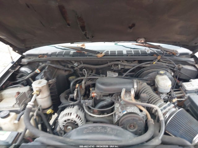 46214743 :رقم المزاد ، 1GCDT13W72K185332 vin ، 2002 Chevrolet S-10 Ls مزاد بيع