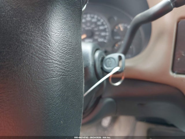 46214743 :رقم المزاد ، 1GCDT13W72K185332 vin ، 2002 Chevrolet S-10 Ls مزاد بيع