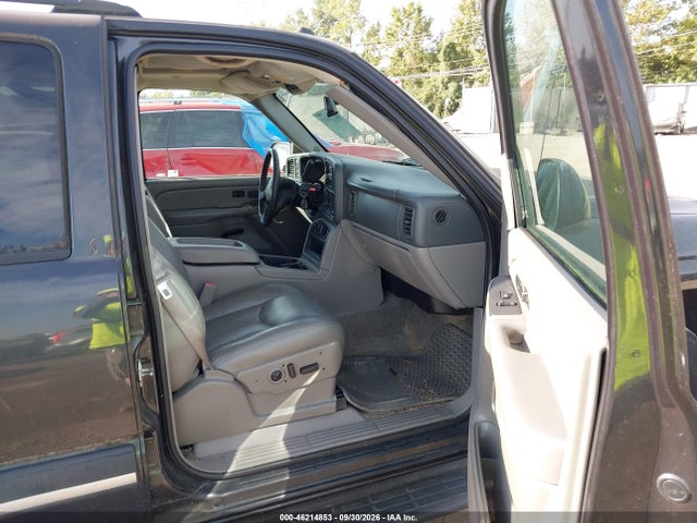 Продажа на аукционе авто 2005 Chevrolet Suburban 1500 Lt, vin: 3GNFK16Z75G135115, номер лота: 46214853
