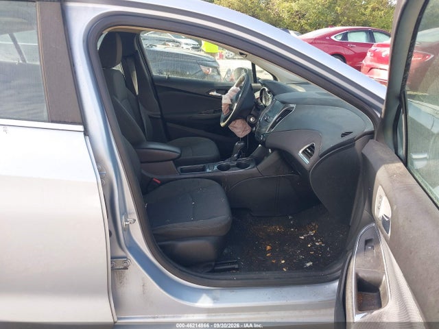46214866 :رقم المزاد ، 1G1BE5SM2J7229661 vin ، 2018 Chevrolet Cruze Lt Auto مزاد بيع