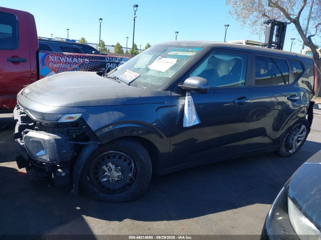 2022 Kia Soul Lx მანქანა იყიდება აუქციონზე, vin: KNDJ23AUXN7802121, აუქციონის ნომერი: 46214890