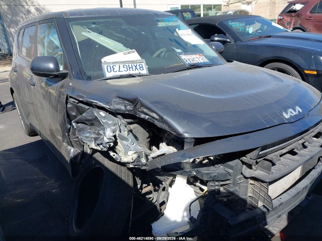 2022 Kia Soul Lx მანქანა იყიდება აუქციონზე, vin: KNDJ23AUXN7802121, აუქციონის ნომერი: 46214890