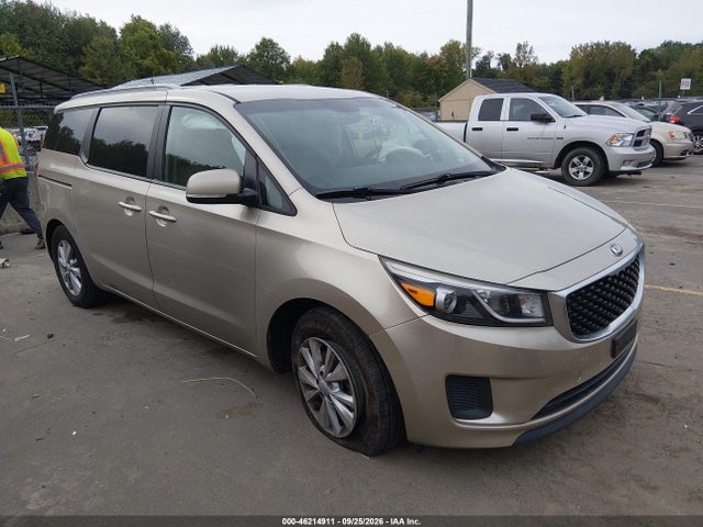 46214911 :رقم المزاد ، KNDMB5C12F6074958 vin ، 2015 Kia Sedona Lx مزاد بيع