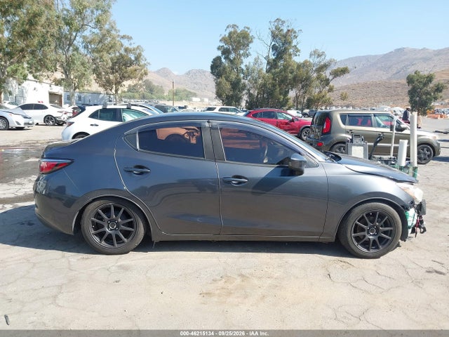 46215134 :رقم المزاد ، 3MYDLBYV7HY152851 vin ، 2017 Toyota Yaris Ia مزاد بيع