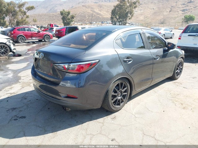 46215134 :رقم المزاد ، 3MYDLBYV7HY152851 vin ، 2017 Toyota Yaris Ia مزاد بيع