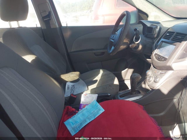 46215234 :رقم المزاد ، 1G1JC5SH1F4114255 vin ، 2015 Chevrolet Sonic Lt Auto مزاد بيع