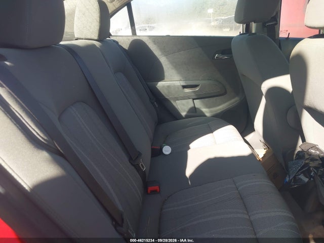 46215234 :رقم المزاد ، 1G1JC5SH1F4114255 vin ، 2015 Chevrolet Sonic Lt Auto مزاد بيع