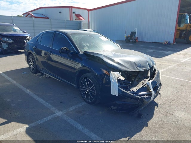 46215321 :رقم المزاد ، 4T1G11AK5MU421496 vin ، 2021 Toyota Camry Se مزاد بيع