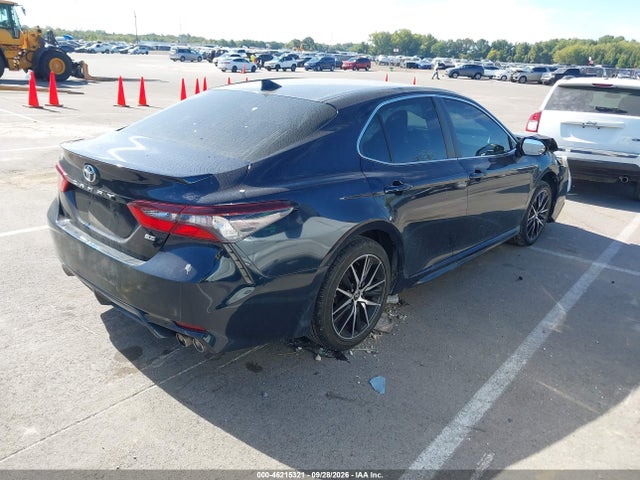 46215321 :رقم المزاد ، 4T1G11AK5MU421496 vin ، 2021 Toyota Camry Se مزاد بيع