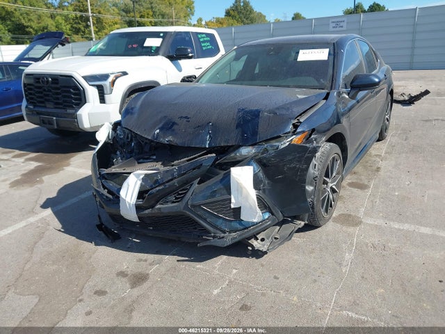 46215321 :رقم المزاد ، 4T1G11AK5MU421496 vin ، 2021 Toyota Camry Se مزاد بيع