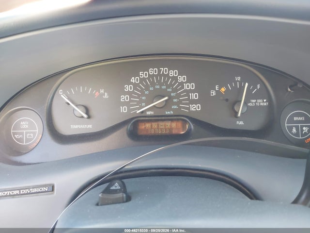 46215330 :رقم المزاد ، 2G4WS52J3Y1333764 vin ، 2000 Buick Century Custom مزاد بيع