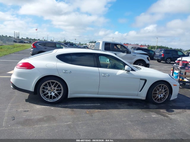 46215343 :رقم المزاد ، WP0AA2A70EL013345 vin ، 2014 Porsche Panamera 4 مزاد بيع