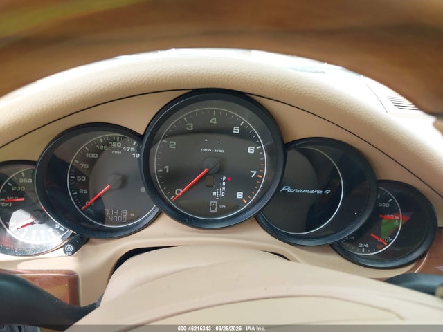 46215343 :رقم المزاد ، WP0AA2A70EL013345 vin ، 2014 Porsche Panamera 4 مزاد بيع