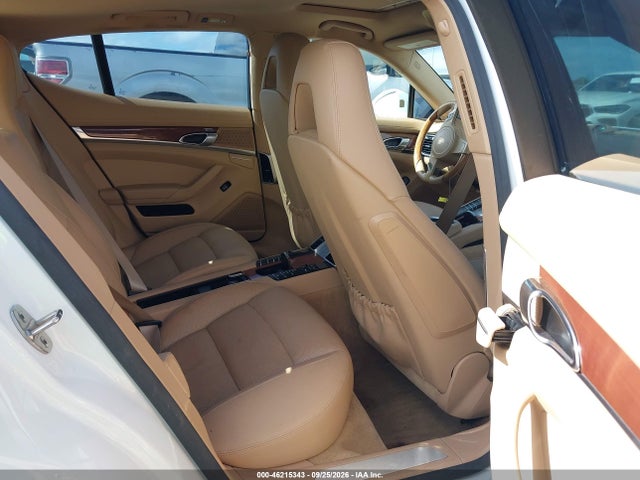 46215343 :رقم المزاد ، WP0AA2A70EL013345 vin ، 2014 Porsche Panamera 4 مزاد بيع