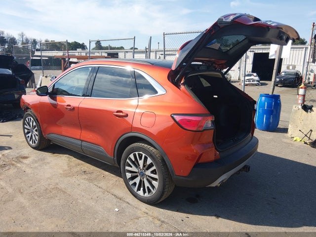 46215348 :رقم المزاد ، 1FMCU9J93LUA44666 vin ، 2020 Ford Escape Titanium مزاد بيع