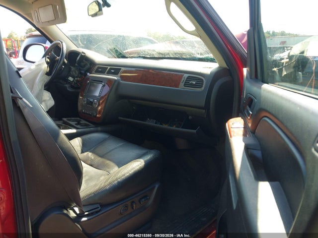 46215380 :رقم المزاد ، 1GNSKJE7XER104648 vin ، 2014 Chevrolet Suburban 1500 Lt مزاد بيع