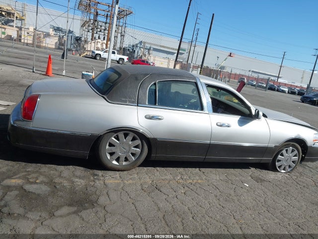 Продажа на аукционе авто 2005 Lincoln Town Car Signature Limited, vin: 1LNHM82W15Y668577, номер лота: 46215395