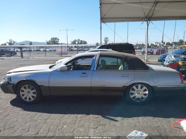 Продажа на аукционе авто 2005 Lincoln Town Car Signature Limited, vin: 1LNHM82W15Y668577, номер лота: 46215395