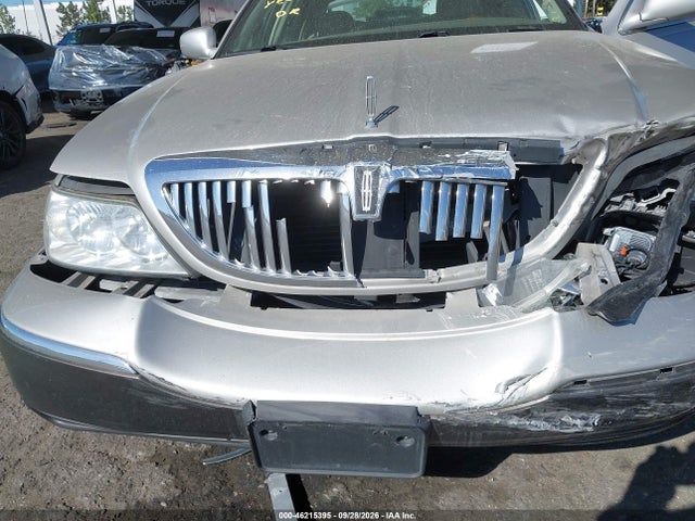 Продажа на аукционе авто 2005 Lincoln Town Car Signature Limited, vin: 1LNHM82W15Y668577, номер лота: 46215395