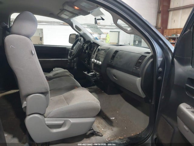 46215442 :رقم المزاد ، 5TFMY5F15AX117055 vin ، 2010 Toyota Tundra Grade 5.7l V8 مزاد بيع
