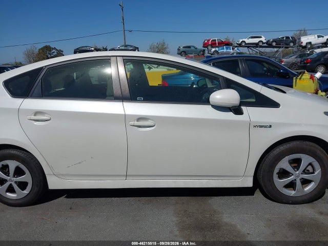 Toyota Prius Two 2015 JTDKN3DU1F0421484 Image 13