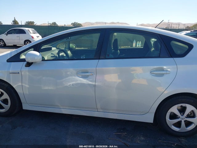 Toyota Prius Two 2015 JTDKN3DU1F0421484 Image 14