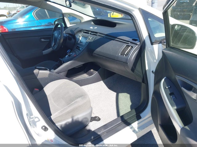 Toyota Prius Two 2015 JTDKN3DU1F0421484 Image 5
