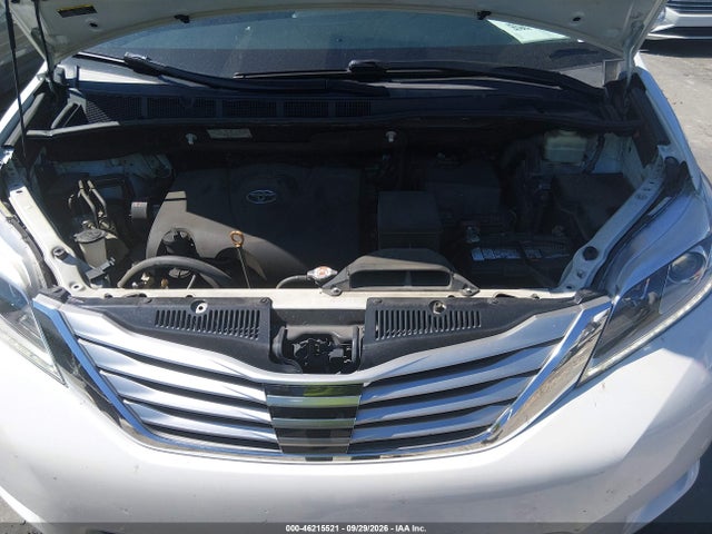 46215521 :رقم المزاد ، 5TDYZ3DC7HS795264 vin ، 2017 Toyota Sienna Limited Premium 7 Passenger مزاد بيع