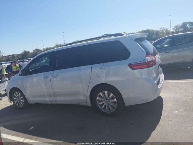 46215521 :رقم المزاد ، 5TDYZ3DC7HS795264 vin ، 2017 Toyota Sienna Limited Premium 7 Passenger مزاد بيع