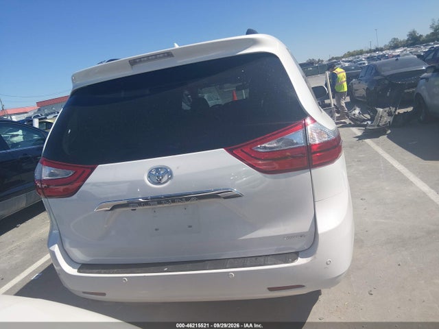 46215521 :رقم المزاد ، 5TDYZ3DC7HS795264 vin ، 2017 Toyota Sienna Limited Premium 7 Passenger مزاد بيع
