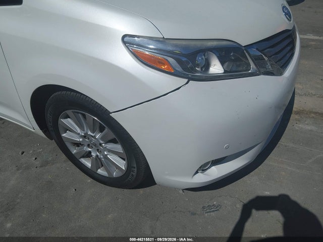 46215521 :رقم المزاد ، 5TDYZ3DC7HS795264 vin ، 2017 Toyota Sienna Limited Premium 7 Passenger مزاد بيع