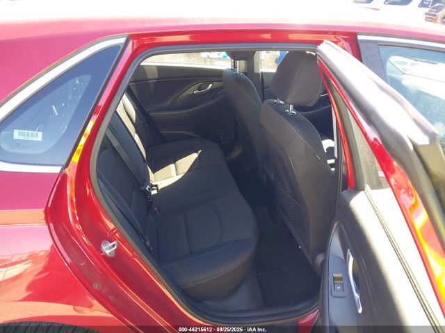 2018 Hyundai Elantra Gt მანქანა იყიდება აუქციონზე, vin: KMHH35LE1JU060292, აუქციონის ნომერი: 46215612