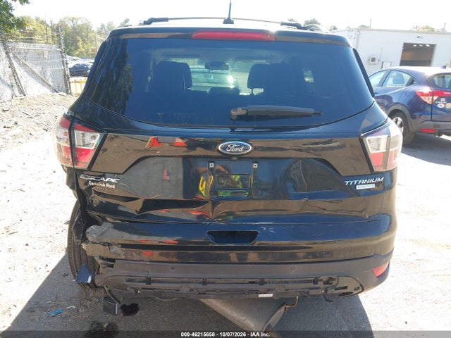 46215658 :رقم المزاد ، 1FMCU0JD5HUC20074 vin ، 2017 Ford Escape Titanium مزاد بيع