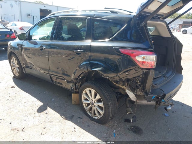 46215658 :رقم المزاد ، 1FMCU0JD5HUC20074 vin ، 2017 Ford Escape Titanium مزاد بيع