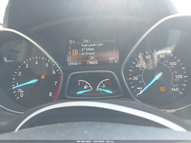 46215658 :رقم المزاد ، 1FMCU0JD5HUC20074 vin ، 2017 Ford Escape Titanium مزاد بيع