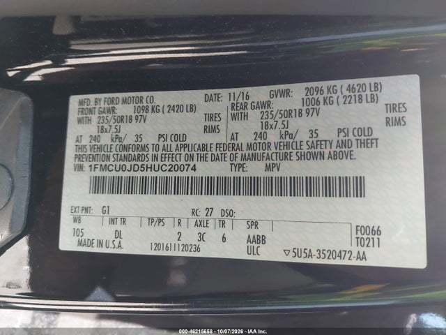 46215658 :رقم المزاد ، 1FMCU0JD5HUC20074 vin ، 2017 Ford Escape Titanium مزاد بيع