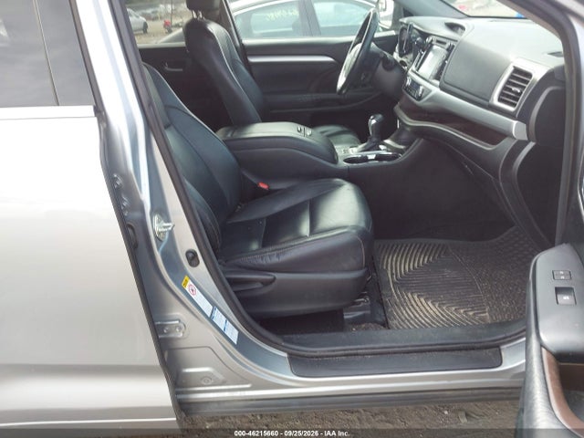 46215660 :رقم المزاد ، 5TDJKRFH4FS199835 vin ، 2015 Toyota Highlander Xle V6 مزاد بيع