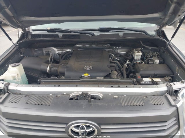 5TFDY5F15EX387148 Toyota Tundra Sr5 5.7l V8