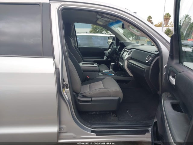 5TFDY5F15EX387148 Toyota Tundra Sr5 5.7l V8