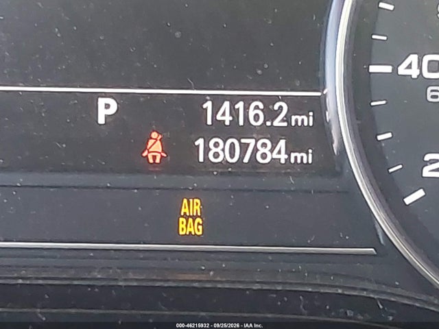 46215932 :رقم المزاد ، WAU32AFD1FN036537 vin ، 2015 Audi A8 L 4.0t مزاد بيع
