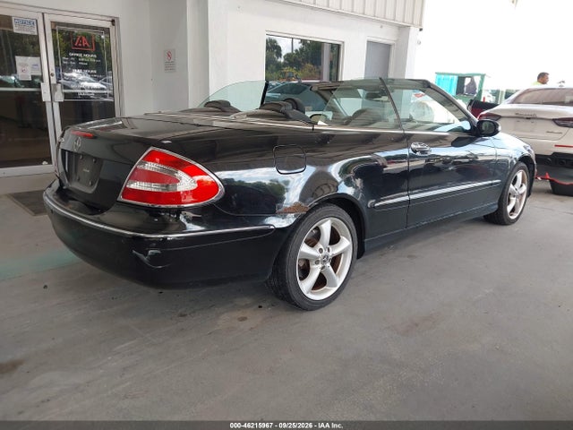 2005 Mercedes-benz Clk 320 მანქანა იყიდება აუქციონზე, vin: WDBTK65J25F133700, აუქციონის ნომერი: 46215967