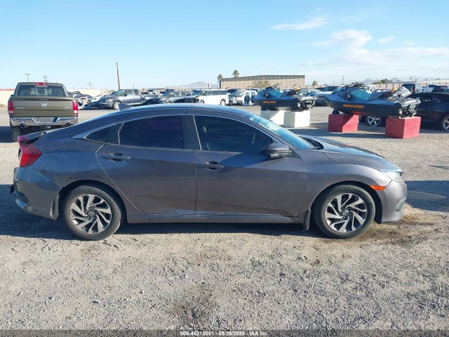 46215981 :رقم المزاد ، 2HGFC2F7XJH532632 vin ، 2018 Honda Civic Ex مزاد بيع