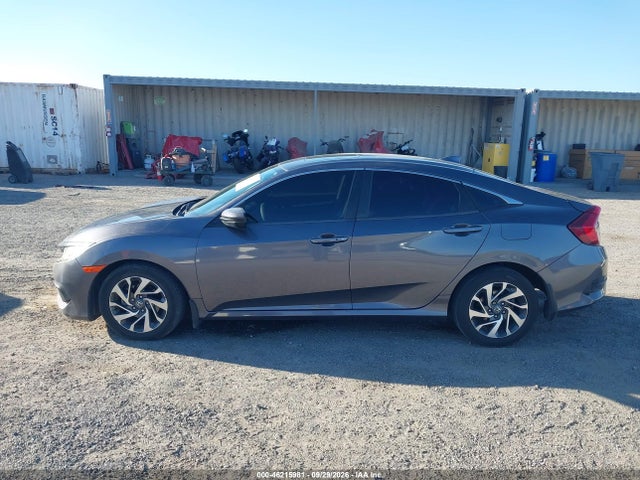 46215981 :رقم المزاد ، 2HGFC2F7XJH532632 vin ، 2018 Honda Civic Ex مزاد بيع