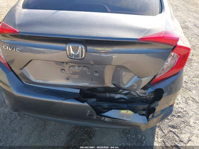 46215981 :رقم المزاد ، 2HGFC2F7XJH532632 vin ، 2018 Honda Civic Ex مزاد بيع