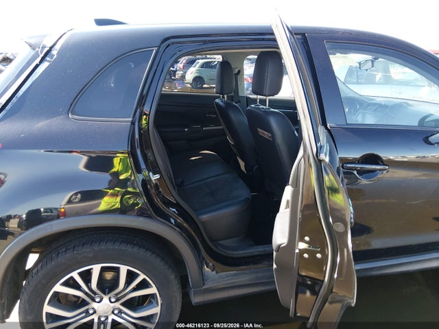 46216123 :رقم المزاد ، JA4AP3AW9JU002693 vin ، 2018 Mitsubishi Outlander Sport 2.4 Se مزاد بيع