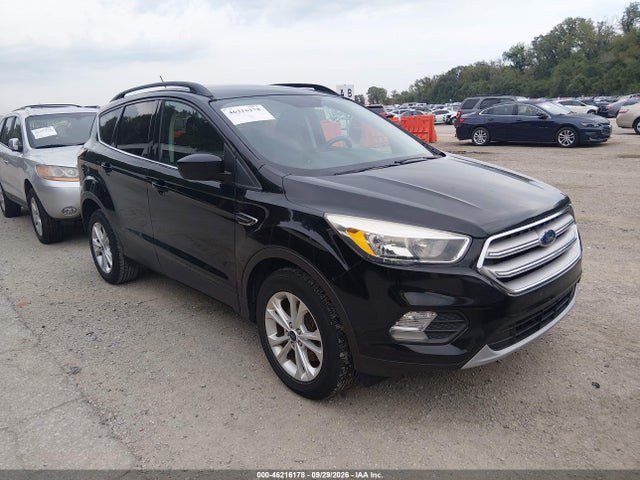 Продажа на аукционе авто 2018 Ford Escape Se, vin: 1FMCU9GD4JUB40184, номер лота: 46216178